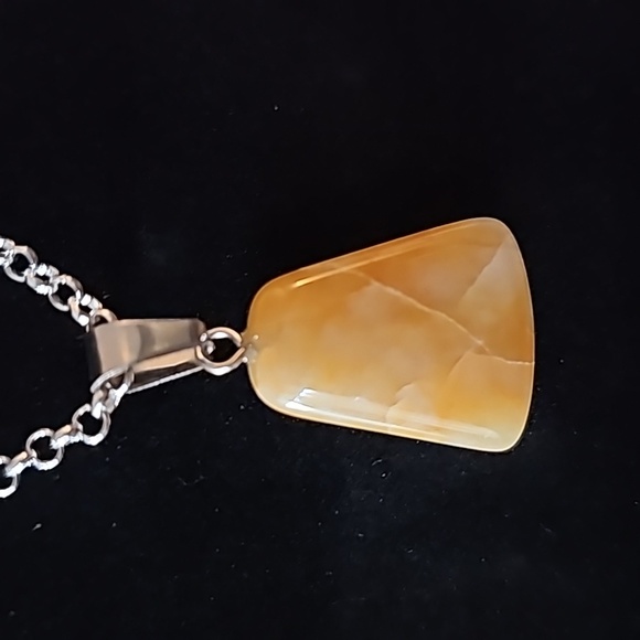 Yellow Quartz Necklace - Picture 2 of 3